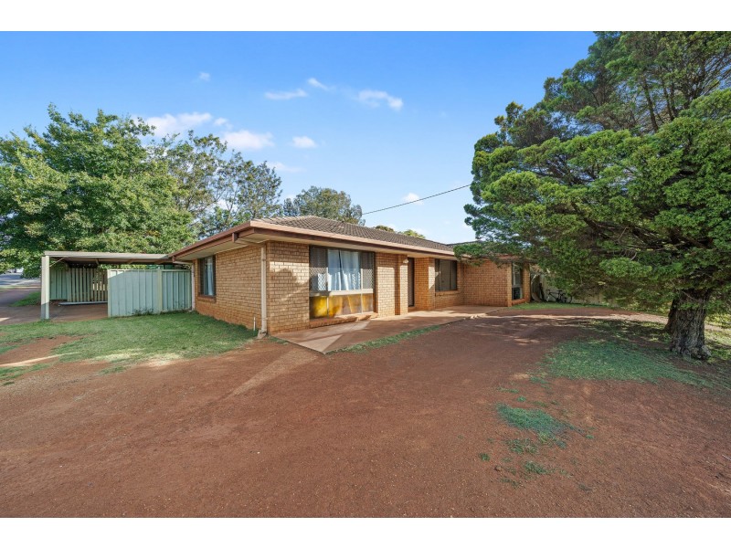 2 Champagne Crescent, Wilsonton Heights QLD 4350