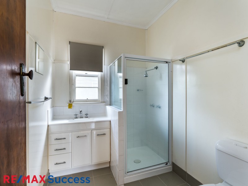 1 Sourris Street, Mount Lofty QLD 4350