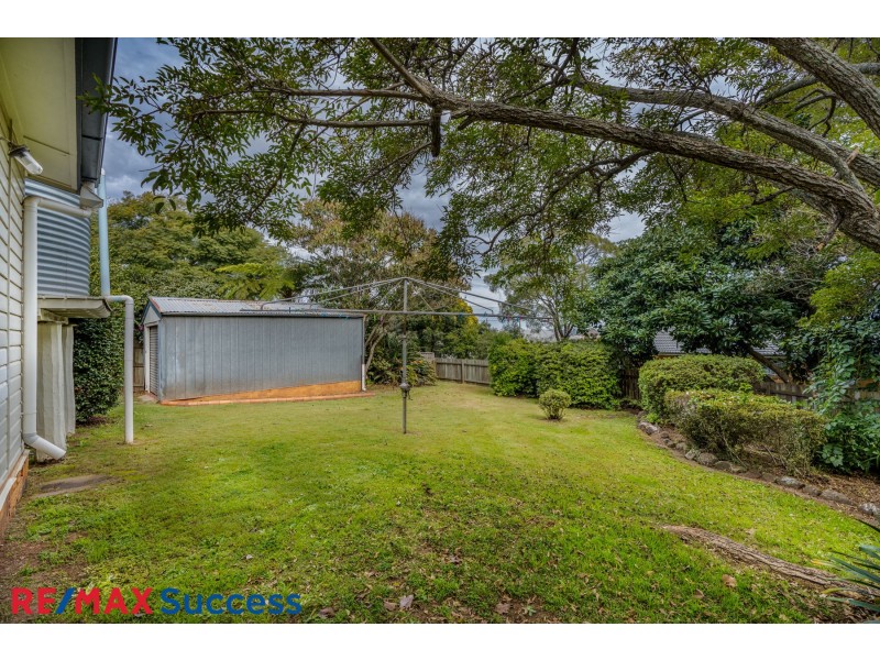 1 Sourris Street, Mount Lofty QLD 4350