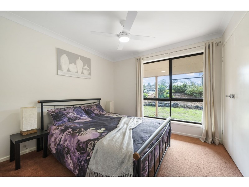 6 Phalaris Court, Meringandan West QLD 4352