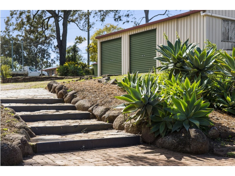 6 Phalaris Court, Meringandan West QLD 4352