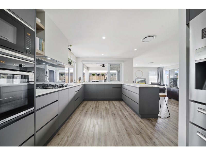 27 Crooke Street, Highfields QLD 4352