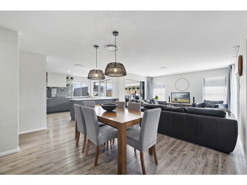 27 Crooke Street, Highfields QLD 4352