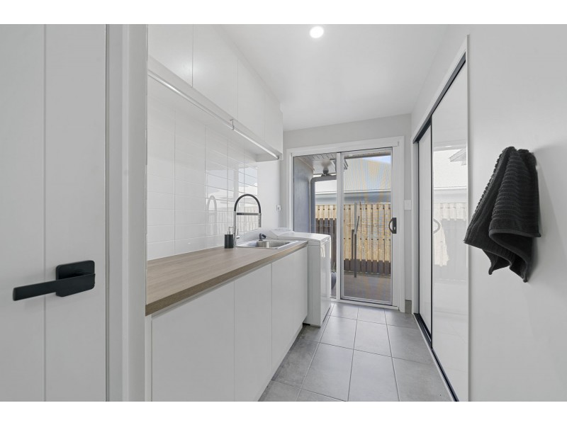 27 Crooke Street, Highfields QLD 4352