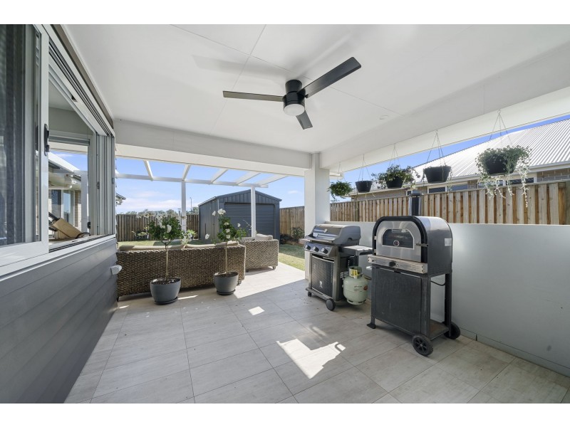 27 Crooke Street, Highfields QLD 4352