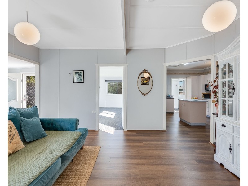 280 West Street, Kearneys Spring QLD 4350
