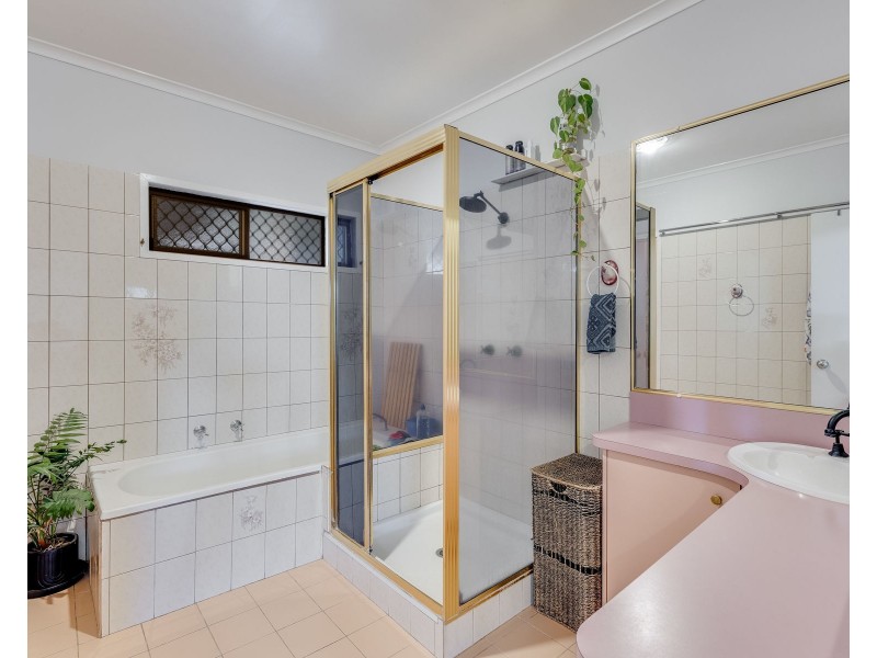 280 West Street, Kearneys Spring QLD 4350
