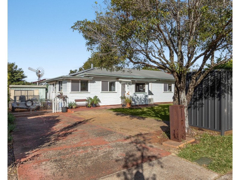 280 West Street, Kearneys Spring QLD 4350
