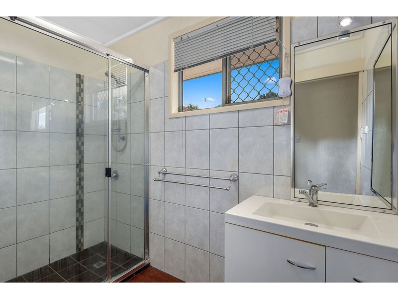 18 Railway Street, Cambooya QLD 4358