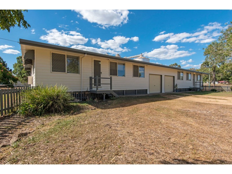 18 Railway Street, Cambooya QLD 4358