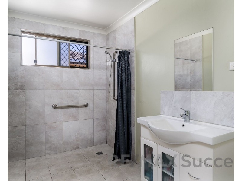 1 Collard Court, Darling Heights QLD 4350