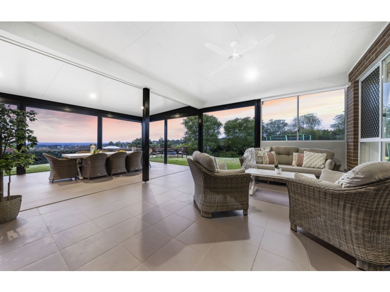 6 Mountview Court, Highfields QLD 4352