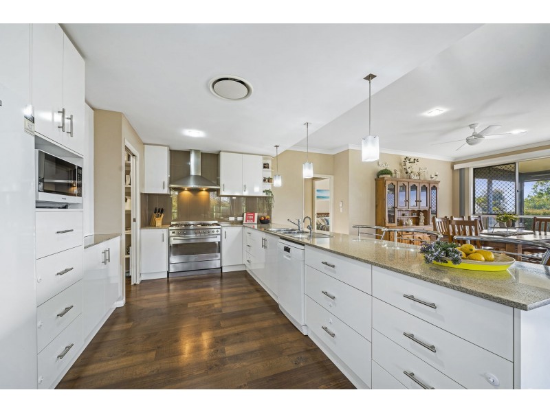 6 Mountview Court, Highfields QLD 4352