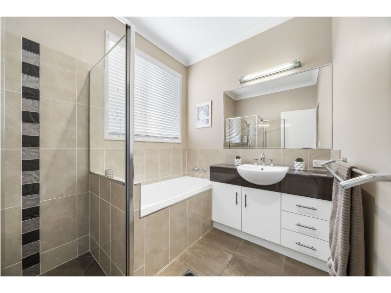 6 Mountview Court, Highfields QLD 4352