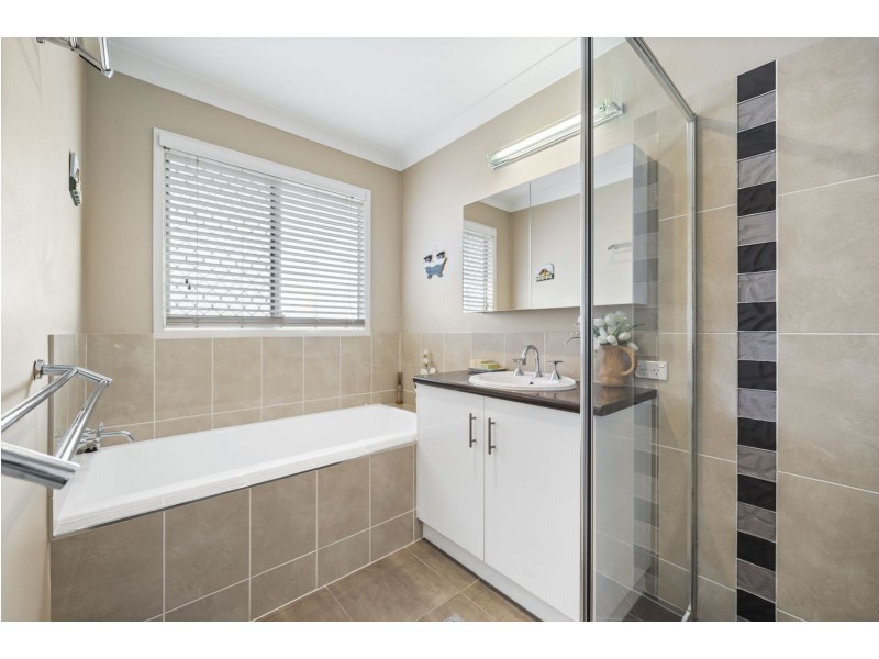 6 Mountview Court, Highfields QLD 4352
