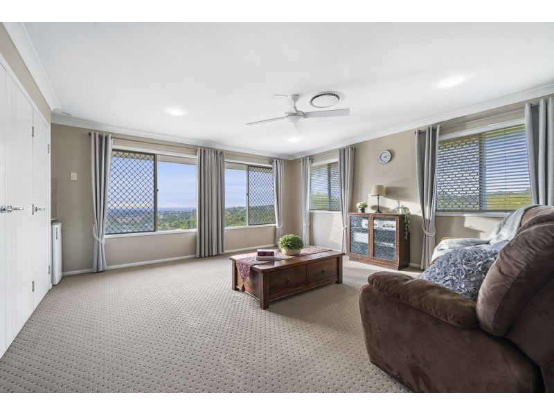 6 Mountview Court, Highfields QLD 4352