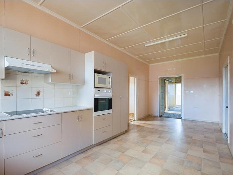 232 South Street, South Toowoomba QLD 4350