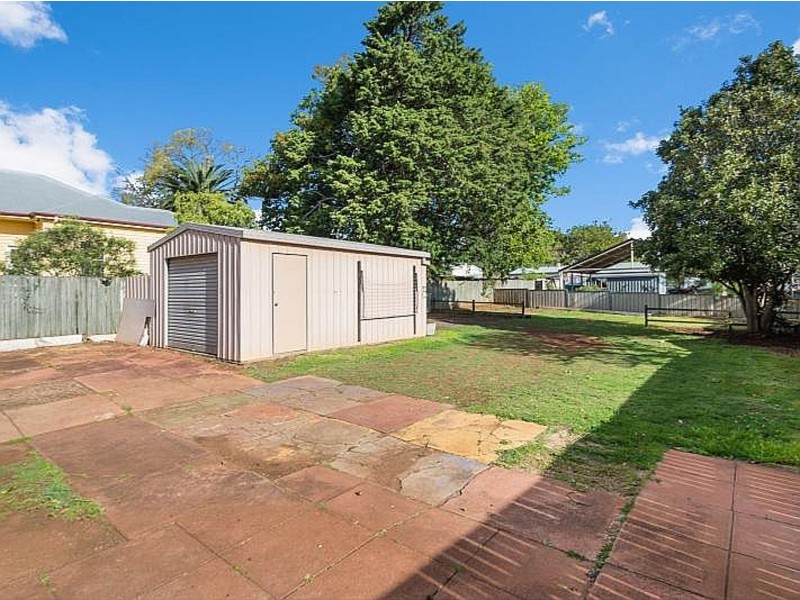 232 South Street, South Toowoomba QLD 4350