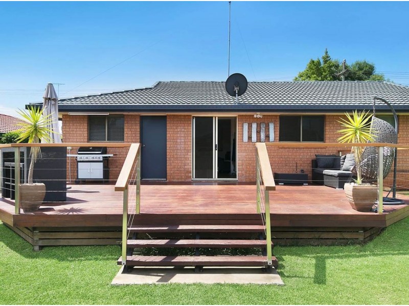20 Hinkler Crescent, Wilsonton QLD 4350