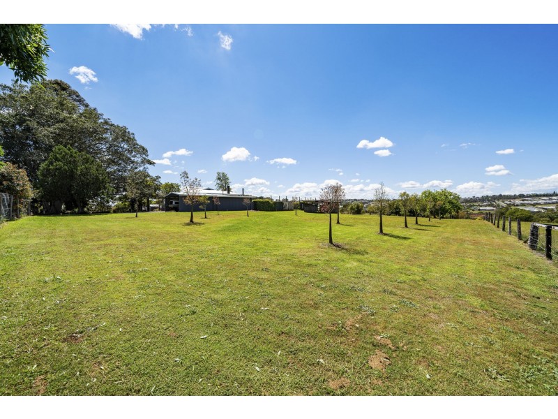 14 Academy Court, Glenvale QLD 4350