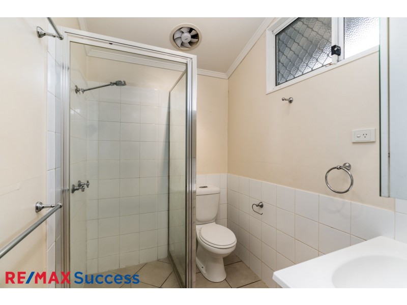 2/111 Bridge St, Mount Lofty QLD 4350