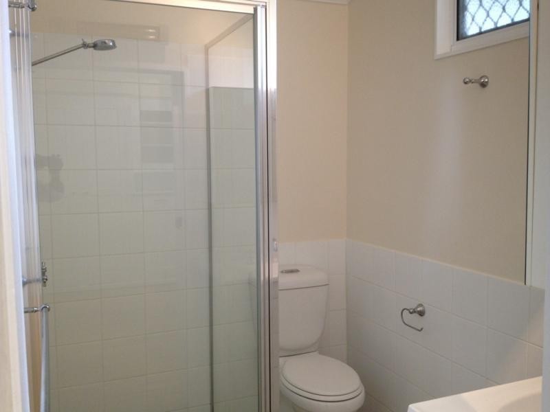 2/111 Bridge St, Mount Lofty QLD 4350