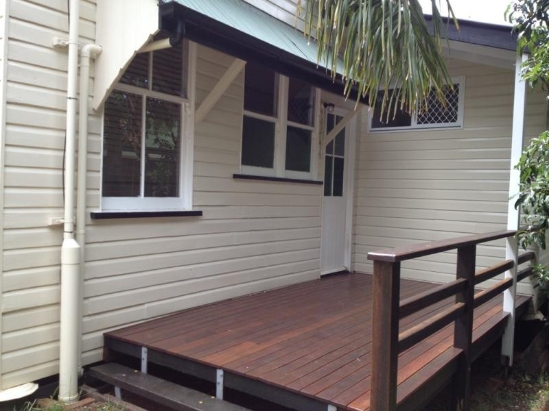 2/111 Bridge St, Mount Lofty QLD 4350