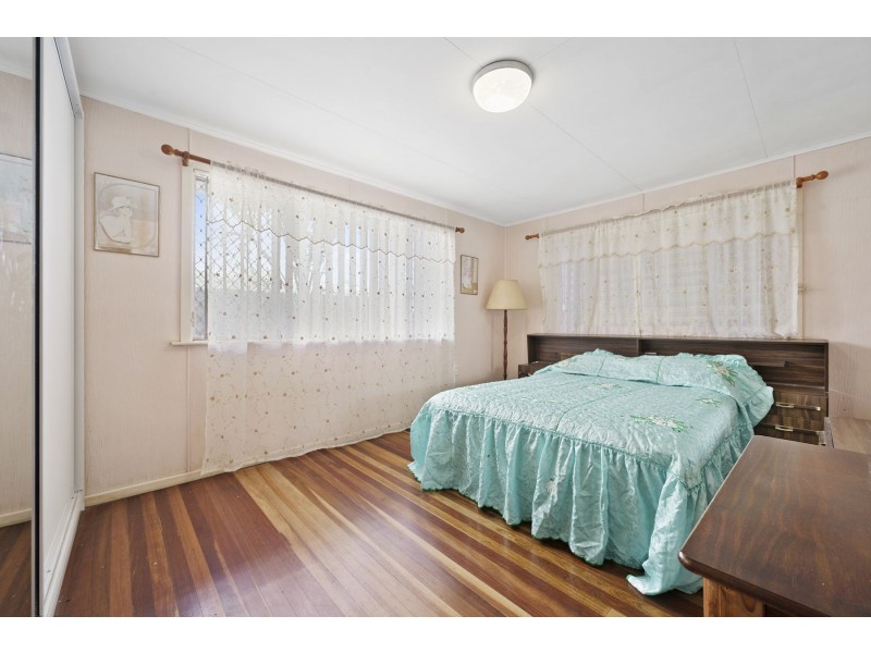 34 Holberton Street, Rockville QLD 4350