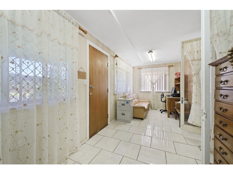 34 Holberton Street, Rockville QLD 4350