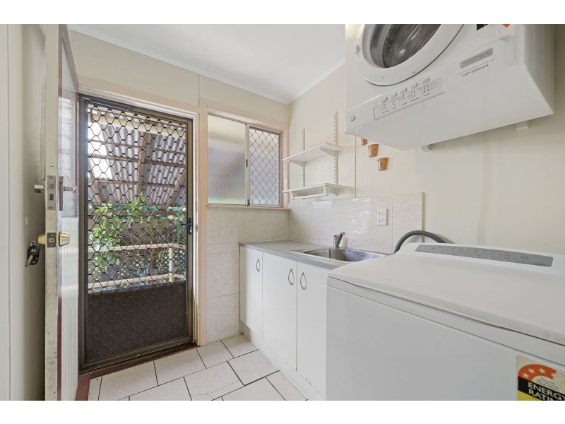 34 Holberton Street, Rockville QLD 4350