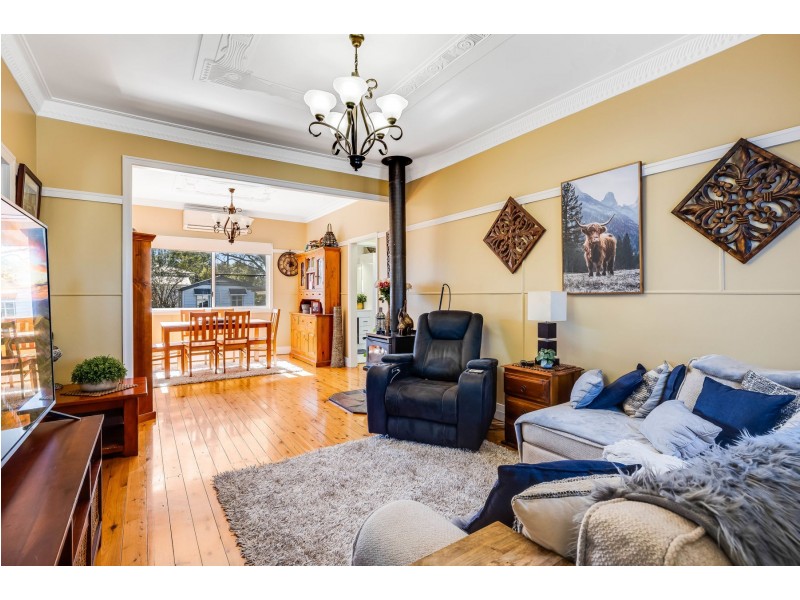 15 Bullock Street, Rockville QLD 4350