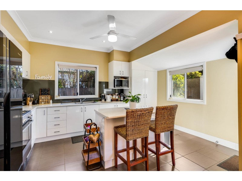 15 Bullock Street, Rockville QLD 4350