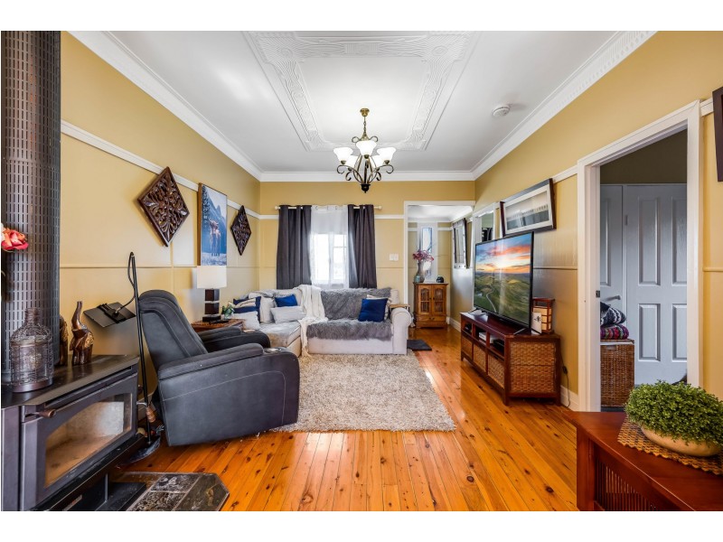 15 Bullock Street, Rockville QLD 4350