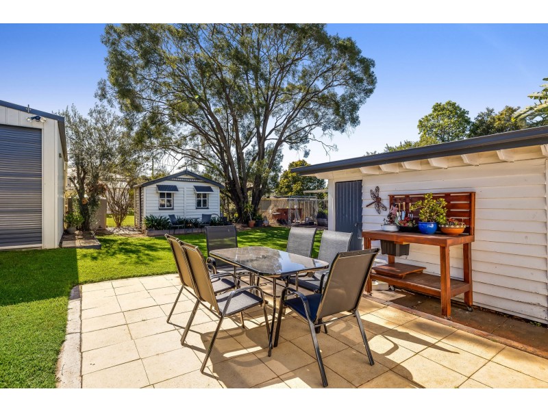 15 Bullock Street, Rockville QLD 4350