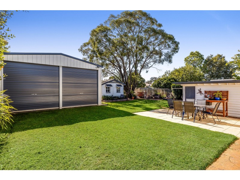 15 Bullock Street, Rockville QLD 4350