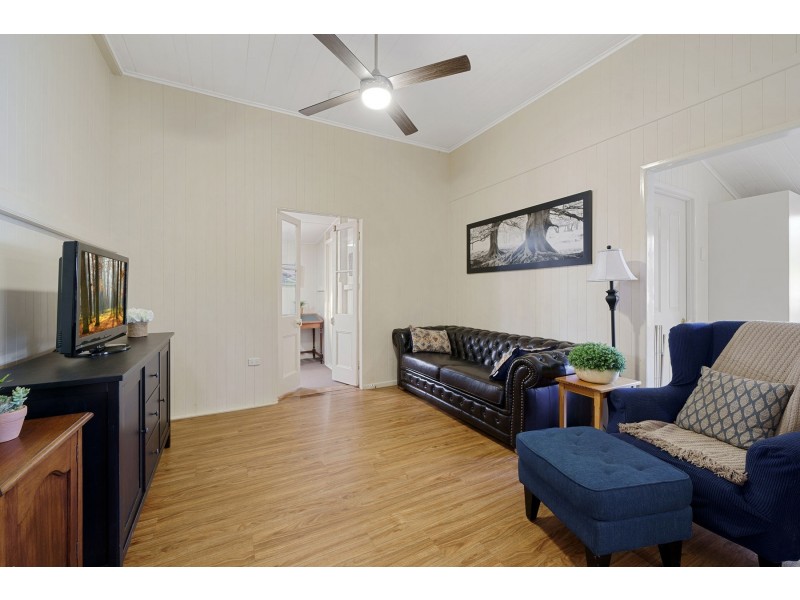 32 John Street, Goombungee QLD 4354