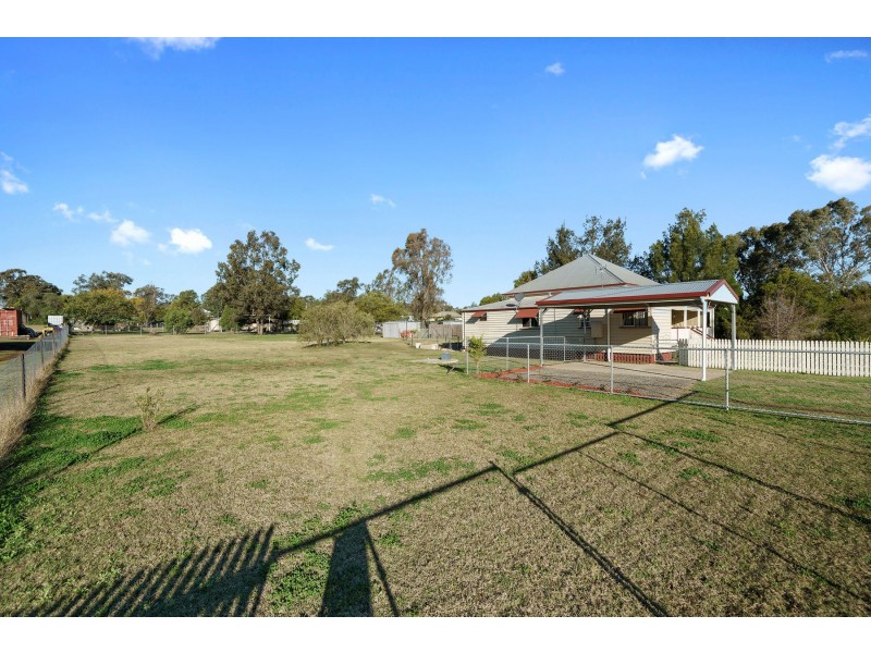 32 John Street, Goombungee QLD 4354