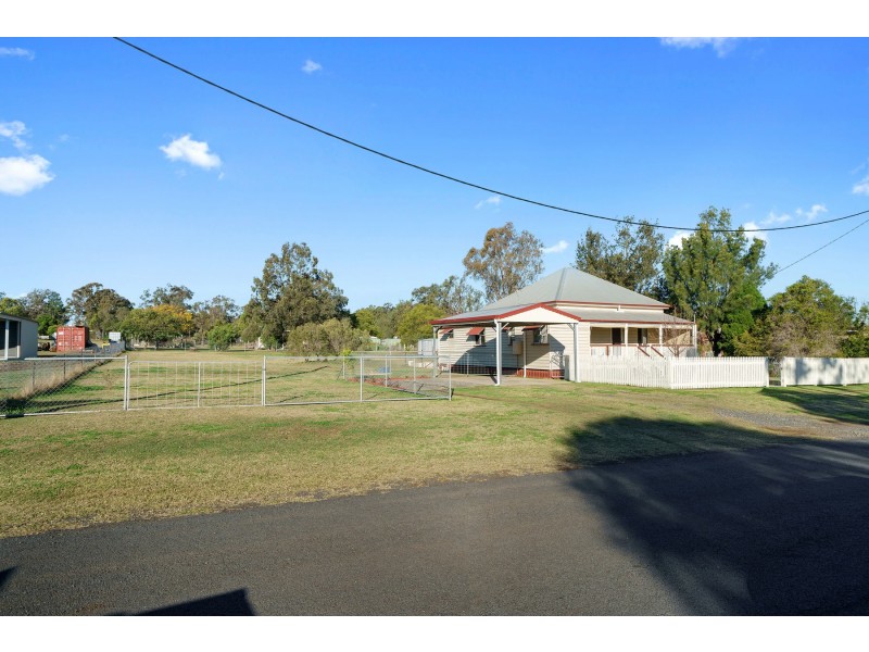 32 John Street, Goombungee QLD 4354