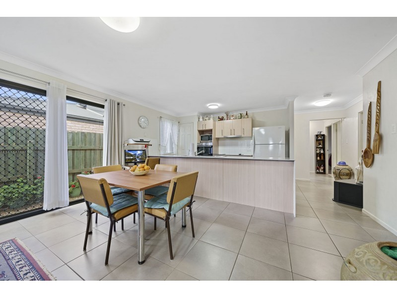 3/2 Swallow Court, Newtown QLD 4350