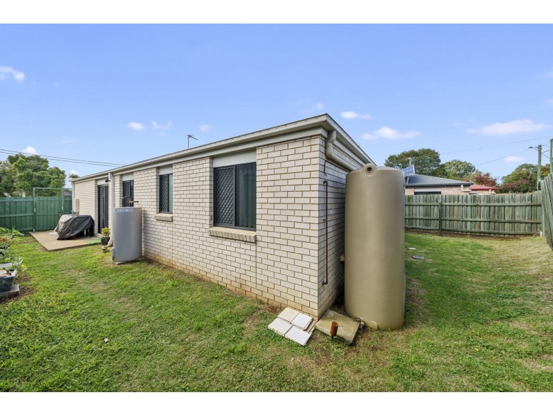 3/2 Swallow Court, Newtown QLD 4350