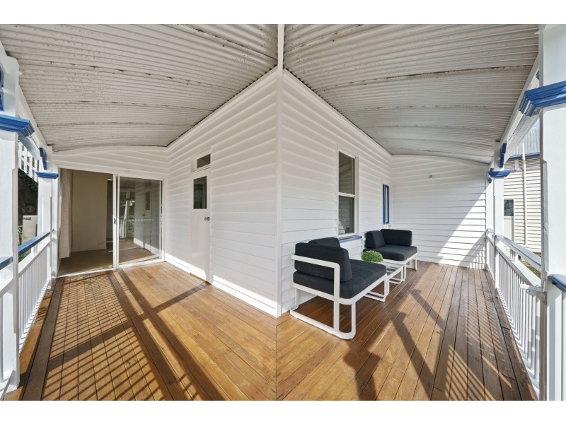 16 Railway Street, Helidon QLD 4344