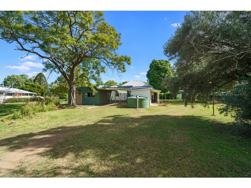 16 Railway Street, Helidon QLD 4344