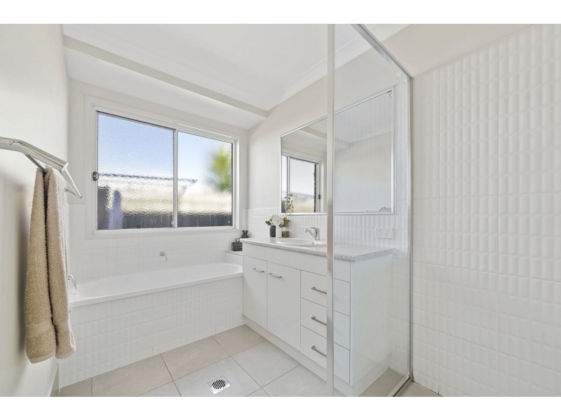 162 Kearney Street, Kearneys Spring QLD 4350