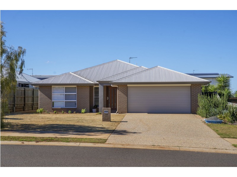 162 Kearney Street, Kearneys Spring QLD 4350