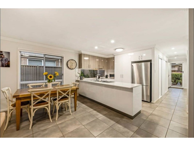 2/13 Henry Street, Mount Lofty QLD 4350