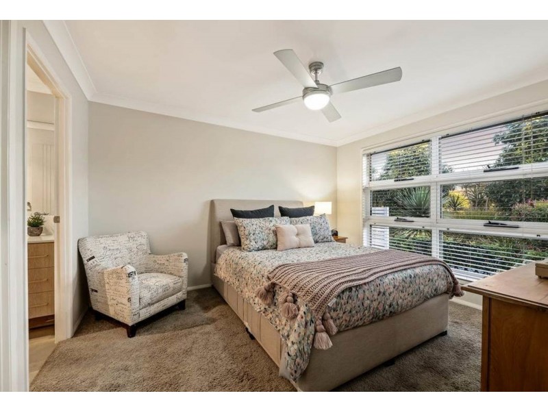 2/13 Henry Street, Mount Lofty QLD 4350