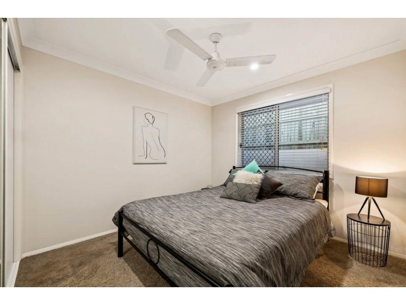 2/13 Henry Street, Mount Lofty QLD 4350