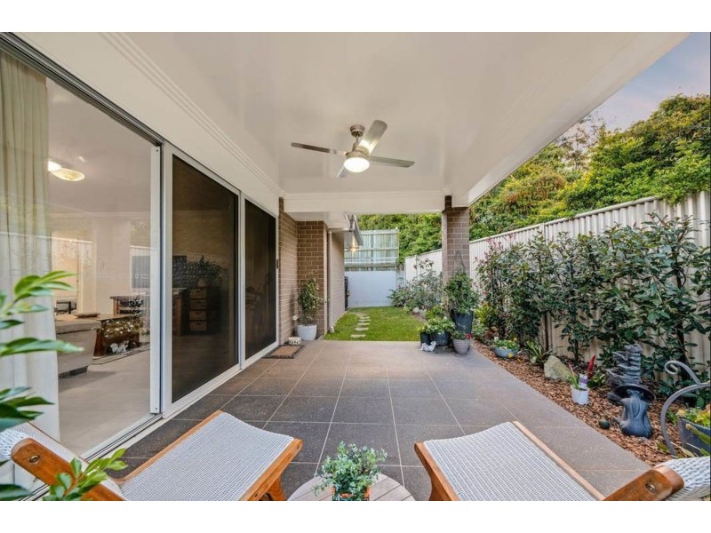 2/13 Henry Street, Mount Lofty QLD 4350