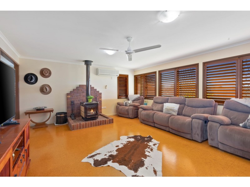 14 Thomas Street, Cambooya QLD 4358