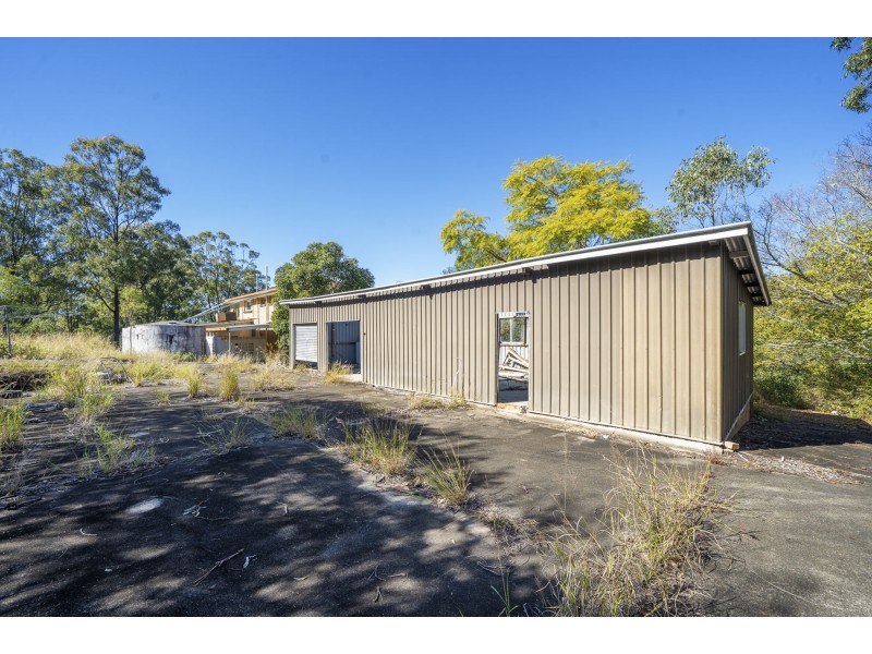 186 Little Oakey Creek Road, Withcott QLD 4352